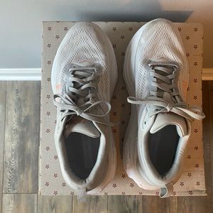 Women’s Hoka One Bondi 8